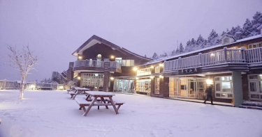 下雪了!小烏來太平山飄雪 玉山結霜「一片雪白」