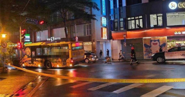 台中市發生東海大學林姓女大生夜行中區某斑馬線時，遭巨業公車撞死。（圖／報系資料照）