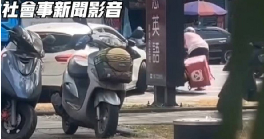 屏東市民生路發生感情糾紛，外送員因前妻坐上他人轎車，因而擋在該車前方挨撞受傷。（圖／翻攝社會事新聞影音）