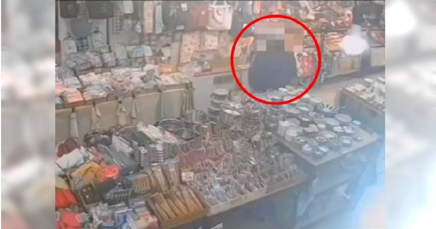 北市中正區城中商圈日前發生多起竊案，警方獲報後也當場逮獲犯案的82歲周姓男子。（圖／翻攝畫面）