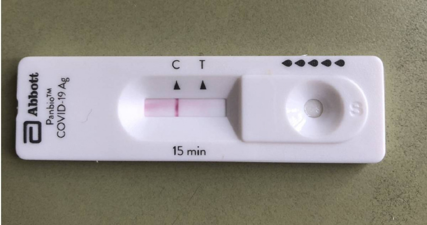 沈采穎在記者會質疑，食藥署3天就核發許可證給快篩廠商。對此食藥署澄清，業者在民國113年7月就提出申請。（示意圖／報系資料照）