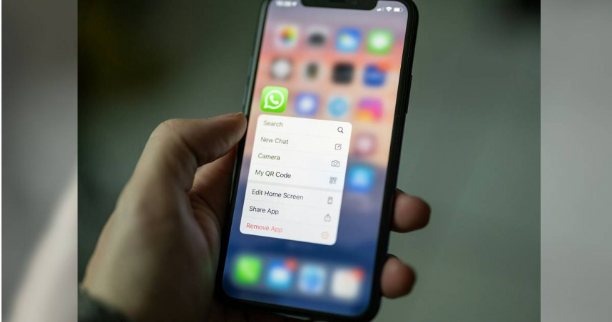 WhatsApp Messenger的最新作業系統支援政策中，將停止支援部分iPhone機型。（示意圖／Unsplash）