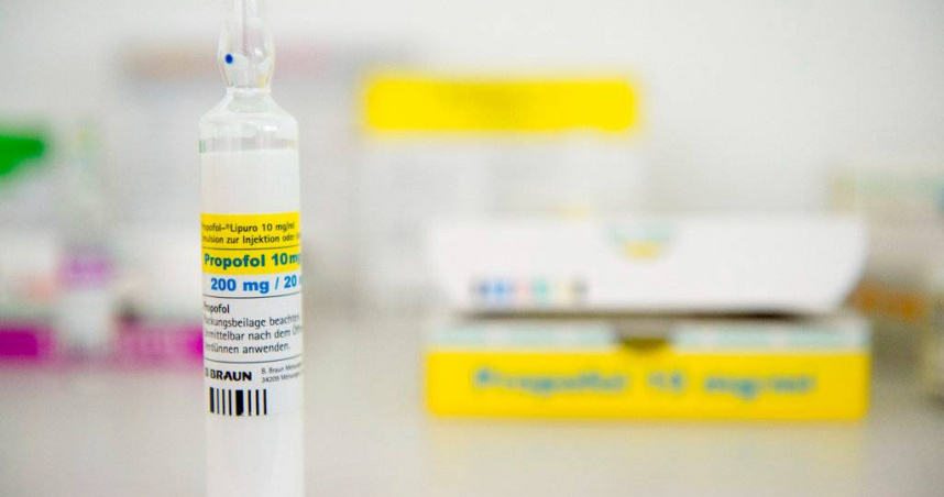 藥師示警牛奶針不是美容針，也不能拿來助眠或放鬆。（示意圖／美聯社）