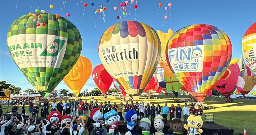 台東縣政府今（4）日宣布，2025台灣國際熱氣球嘉年華7月5日清晨仍照常舉辦，圖為2024年開幕資料照片。（圖／中國時報蔡旻妤攝）