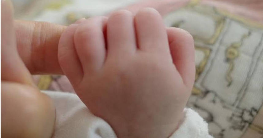 日本56歲演員吉田榮作及女星內山理名迎來第一個孩子，夫妻倆雙雙在社群媒體平台報喜。（圖／翻攝自內山理名IG）