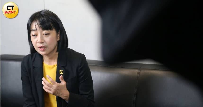 時代力量主席王婉諭表示，鎖定關鍵縣市投入2026地方選戰，盼為時力重新插上旗幟。（圖／黃鵬杰攝）