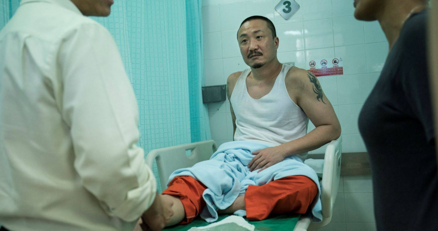 鄭中基拍《阿龍》的過程頻頻受傷。（圖／華映娛樂）