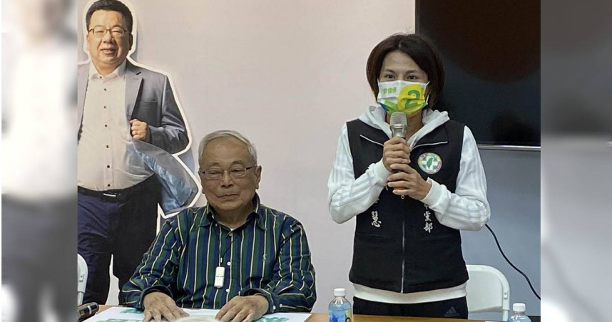 前行政院長張俊雄（圖中坐著的）今（27）日傳出辭世。（圖／報系資料照）