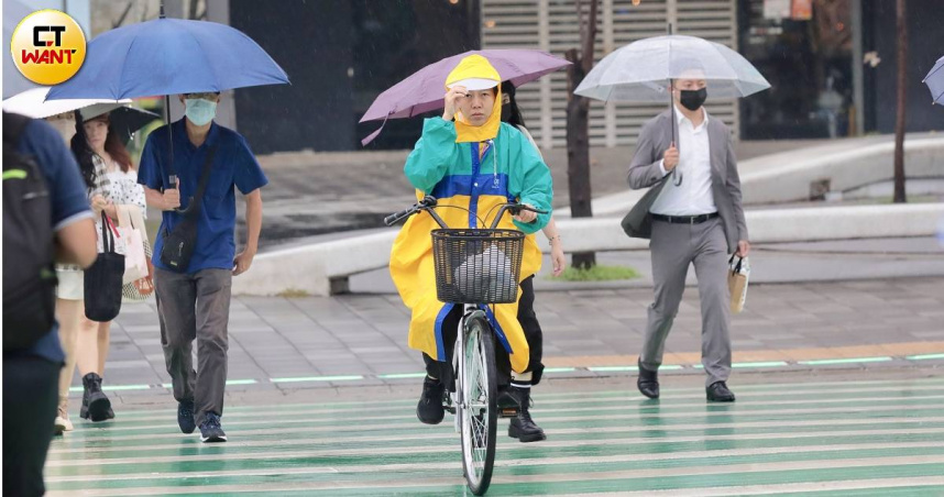 下週日將迎來首波東北季風。（示意圖／黃耀徵攝）