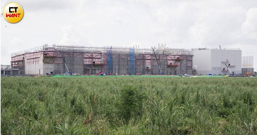 嘉義縣太保市因台積電等利多消息，是縣內少數建設勃發的鄉鎮市。圖為台積電嘉義科學園區衛星廠房興建狀況。（圖／CTWANT攝影組）