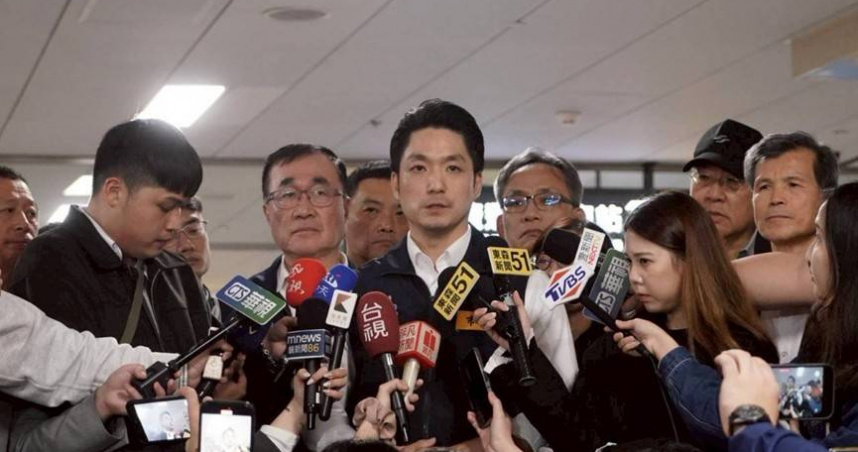 台北市長蔣萬安（中）表示已啟動暴徒受害者與家屬「一案一社工」專案慰問與法律扶助。（圖／翻攝自台北市政府媒體群組）