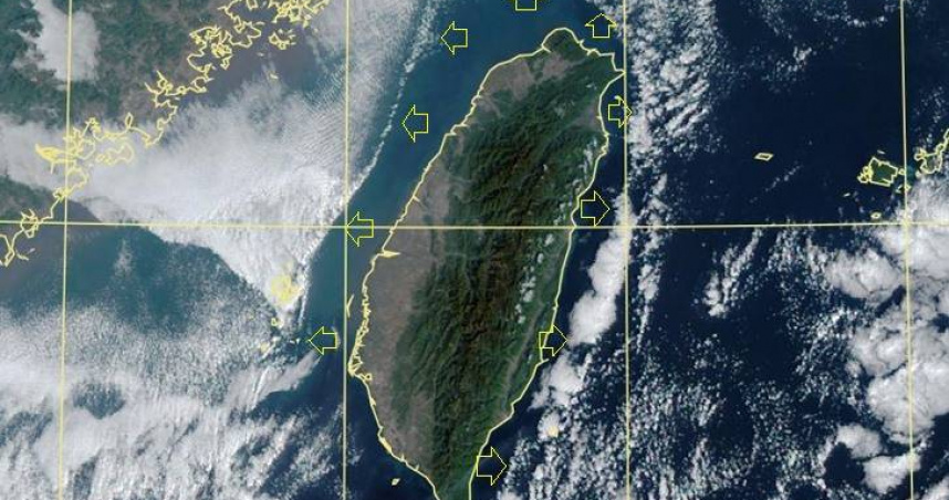 衛星雲圖顯示台灣周邊有很明顯的邊界，上空雲量明顯較少，宛如一層「台灣防護罩」。（圖／翻攝自鄭明典臉書）