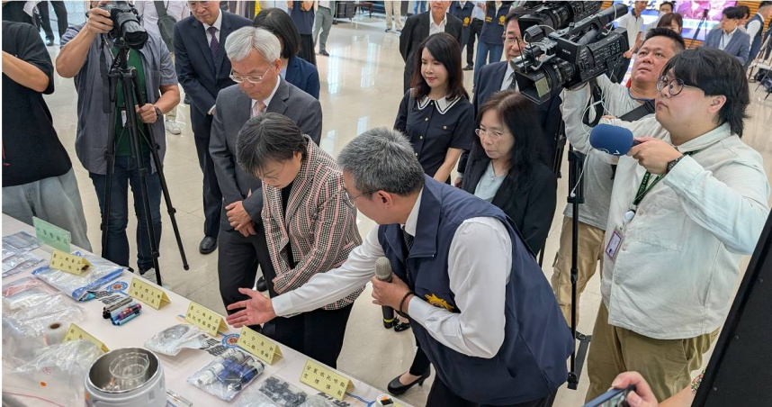 內政部長劉世芳19日出席刑事局記者會，向毒駕宣戰。（圖／翻攝畫面）