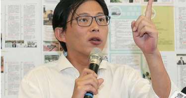 從監督者變領高薪 黃國昌成大同門神