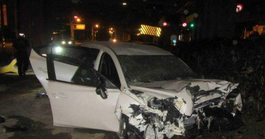 2男爛醉駕車自撞紐澤西護欄 駕駛命危坐旁邊的當場掛掉