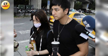 楊奇煜攜新婚妻送爺爺最後一程 慶幸已圓滿老人家心願