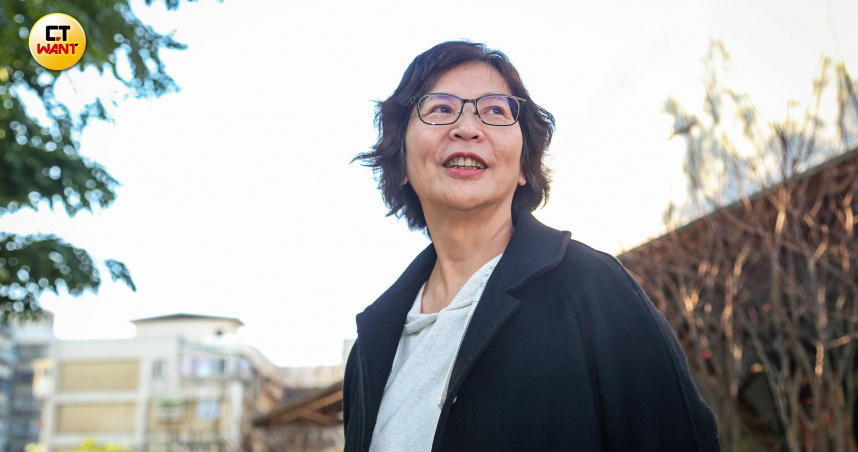 前立委蔡壁如22日現身民眾黨中央黨部，喊出要與同為主席選戰參選者的黃國昌討論不分區「兩年條款」。（圖／黃鵬杰攝）