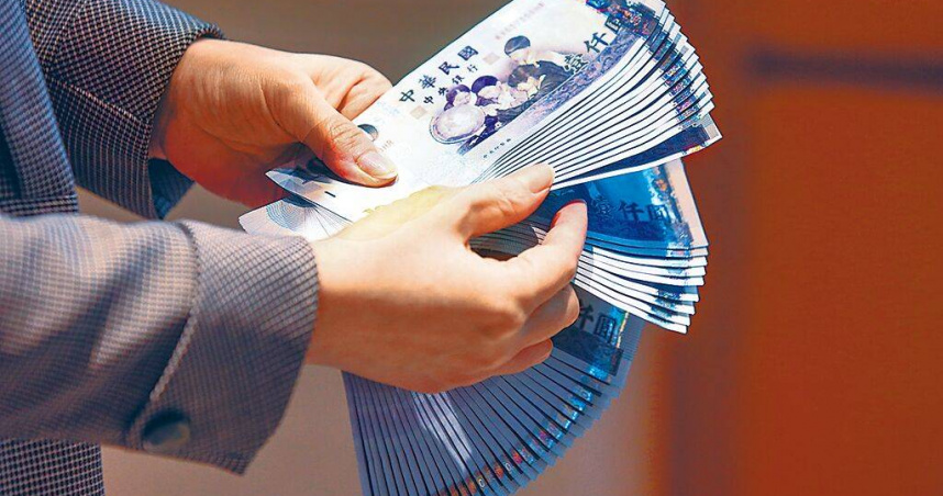 國民黨主張普發現金1萬元，並提出特別條例草案，財政部3大理由反對。（圖／報系資料照）