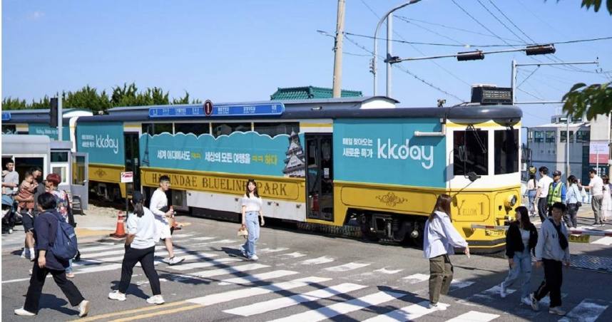 旅遊電商平台「KKday」今(25)日宣布,為加速AI旅遊科技轉型,將啟動營運優化與組織調整,預計下半年逐步精簡約15%的整體人力。(圖/翻攝FB/KKday)