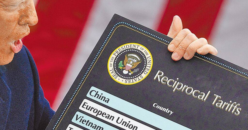 美國總統川普日前高呼，對等關稅8月生效後，大筆金流就會開始湧進美國。（圖／路透社）