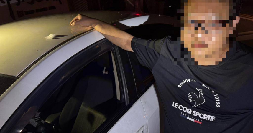 台中市大甲區25日深夜1名40多歲王姓男子駕駛白色自小客車停等紅燈違規超越停止線，經查車上藏有毒品愷他命，台中市警局大甲分局大甲派出所長顏宥騏立即依涉嫌《毒品危害防制條例》帶回偵辦。（圖／民眾提供）