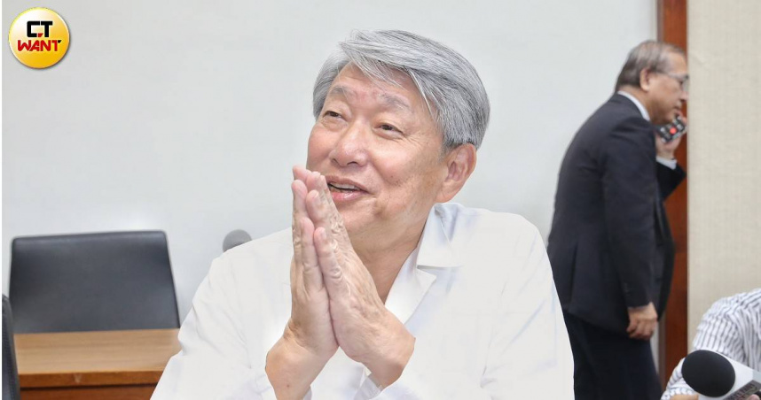 立法院經濟委員會邀經濟部長郭智輝等報告「丹娜絲颱風及0708豪雨災損及回復情形」並備質詢，郭在救災期間也遭批「勘災站遠遠」被指名下台。（圖／趙世勳攝）