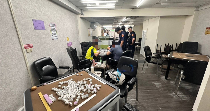 新北某棋牌社遭賭博罪移送後仍持續營業，警方則報請市府公安小組聯合稽查，斷水斷電以剷除毒瘤。（圖／翻攝畫面）