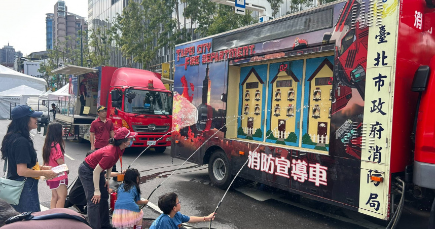 北市消防局23日於八德資訊商圈舉辦防災體驗活動。（圖／翻攝畫面）