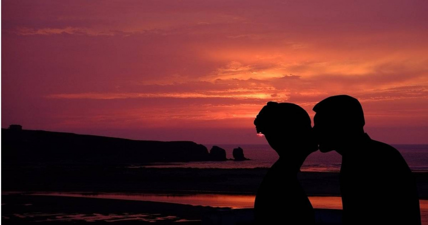 命理師柯柏成指出，今年的七夕情人節有點特別，也分享情侶修補關係、單身者求桃花的方法。（示意圖／Pixabay）