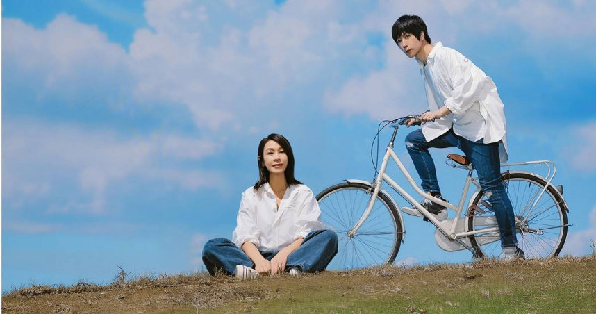 五月天主唱阿信與劉若英（奶茶）首度合唱新曲〈意外勇敢的臉龐〉。（圖／相信音樂提供）