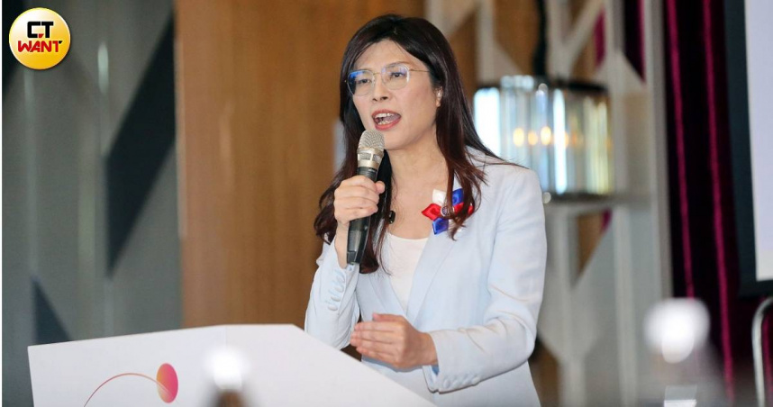 國民黨主席鄭麗文表示，明天出席相關祭悼活動是希望兩岸和解、兩岸和平，「我們不需要再為自己的政治信仰付出代價」。（圖／周志龍攝）