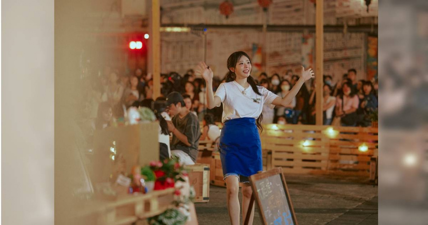 QWER成員化身最強工讀生。（圖／客家電視台提供）