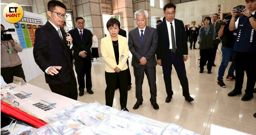 內政部長劉世芳出席114年打詐成效說明及115年「掃蕩黑幫詐團行動專案」查緝成果記者會。。(圖／方萬民攝)