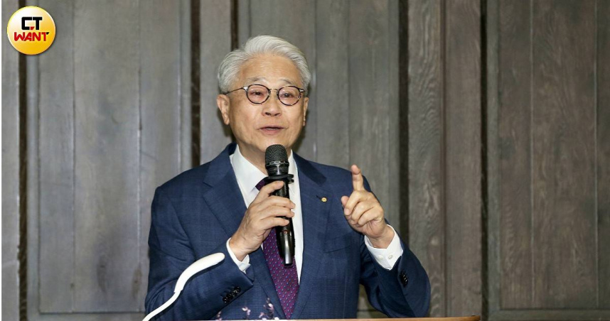 台新新光金控24日成交量超過7萬張，居金控股之冠，圖為董事長吳東亮。（圖／侯世駿攝）