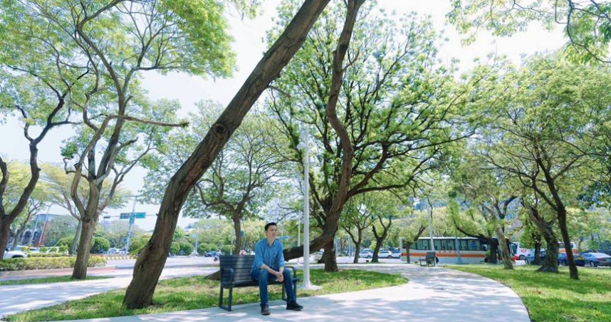 新竹縣竹北市長鄭朝方（圖）開箱甫優化對外開放的竹北市西公園。（圖／翻攝自竹北市公所媒體群組）