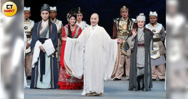 唐美雲等半年沒工作:只能撐 《千年渡‧白蛇》開賣一票難求