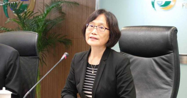 胡亦嘉踩紅線硬是被金管會攔 街口託付寶上線三天喊卡