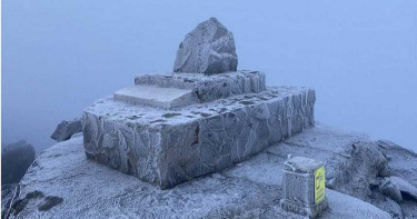 降到零下14度!玉山北峰氣象站急凍 鄭明典:同事像在冰櫃工作