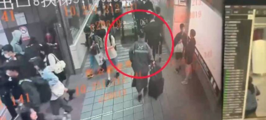 台北市19日發生重大隨機砍人事件，27歲男子張文在台北車站M7出口、捷運中山站以及誠品南西店使用汽油彈、煙霧彈並持長刀連續作案後，從誠品生活南西店頂樓墜落不治，造成4人死亡（含張文）、11人受傷。